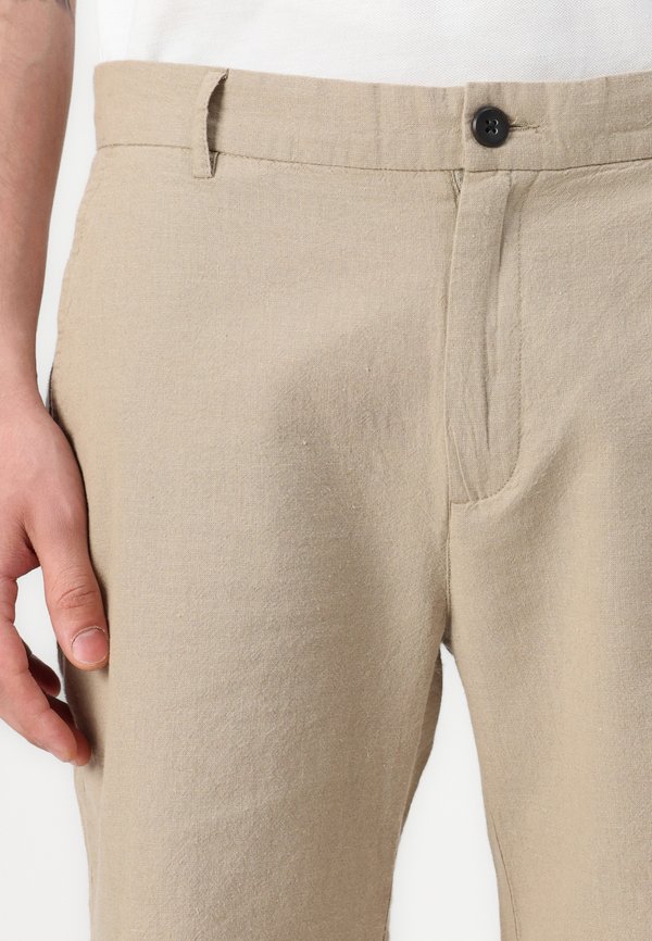 PASCAL - Shorts - dark sand2