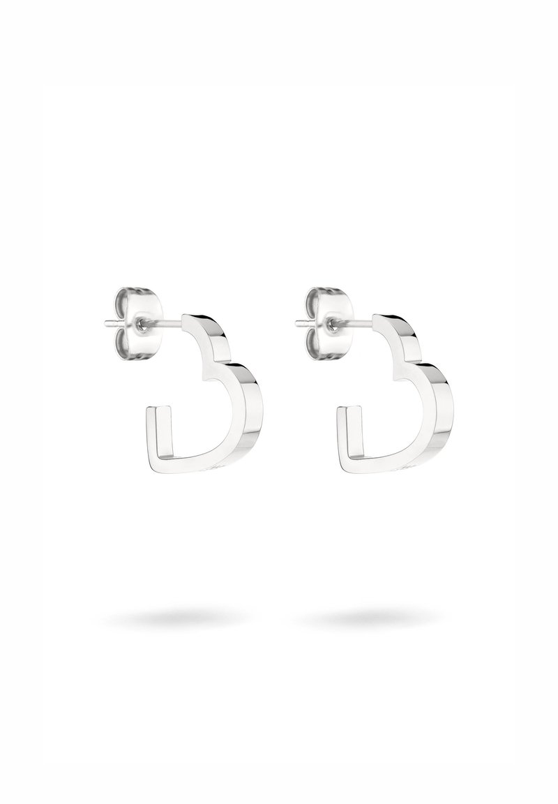 Silberne Steckerohrringe mit einer einzigartigen, abstrakten Form, die runde und winkelige Elemente kombiniert, mit polierter Oberfläche und Schmetterlingsverschluss.