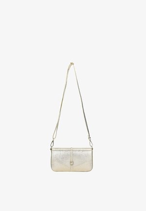 Sac bandoulière en cuir texturé argenté avec sangle ajustable et détail de boucle avant, présenté suspendu sur fond blanc.