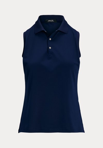 Μπλε σκουρό μπλουζάκι πόλο χωρίς μανίκια, κατασκευασμένο από λείο ύφασμα. Διαθέτει γιακά, τρία κουμπιά στο εμπρός μέρος και διακριτικό σχεδιασμό στη μασχάλη.