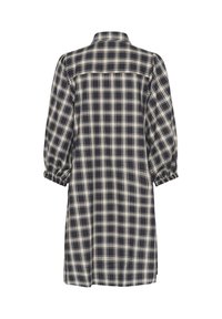 Kék és krémszínű kockás ruha, galléros nyakkal, háromnegyedes puffos ujjakkal és laza fit-tel. Hátsó pánt részlet is jelen van.