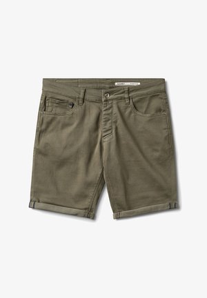 Olijfgroene korte broek van een katoenmengsel, voorzien van een knoop aan de voorkant, meerdere zakken en opgerolde zoom met contrasterende stikseldetails.