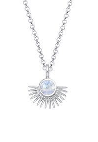 Collana in argento con pendente rotondo in pietra di luna. Il pendente presenta un design a raggi di sole con picchi allungati che si irradiano verso l'esterno.