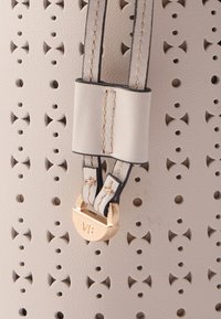 Vanessa Bruno HOLLY MINI  - Torbica - ivoire