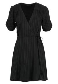 Schwarzes Wickelkleid mit kurzen Puffärmeln, vertikalen Streifen, v-Ausschnitt und gebundenem Bund. Hergestellt aus leichtem Stoff mit subtiler Textur.