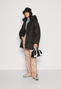 Onlasta Oversize Puffer Coat L Black