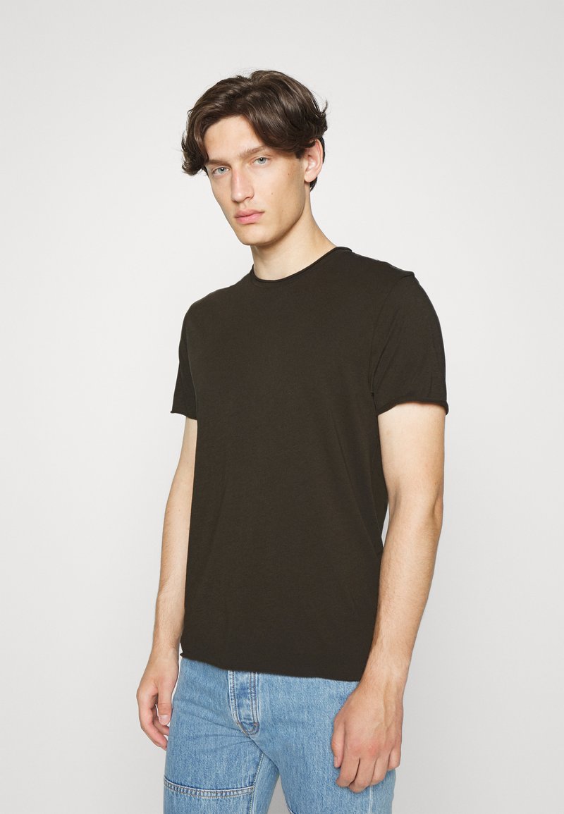 Filippa K - ROLL NECK TEE - T-shirt basique - dark forest green, Agrandir