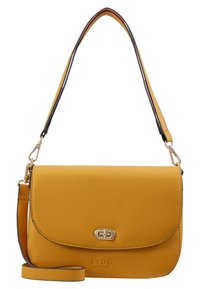 Žlutá faux kůže křížová taška s prohnutým klopou, zlatými kovovými doplňky a odnímatelným popruhem s černým a fialovým akcentem.