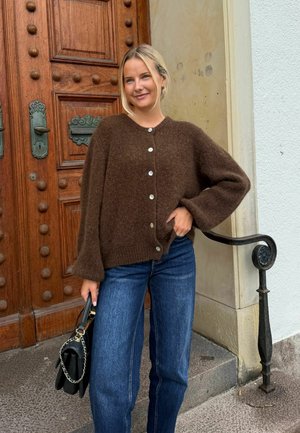 BY IC, MELINAIC CARDIGAN - Жилетка - dark brown