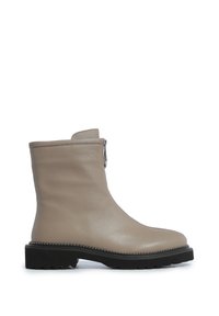 Cesare Gaspari Tronchetti - beige