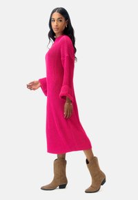 Elara Abito in maglia - rosa