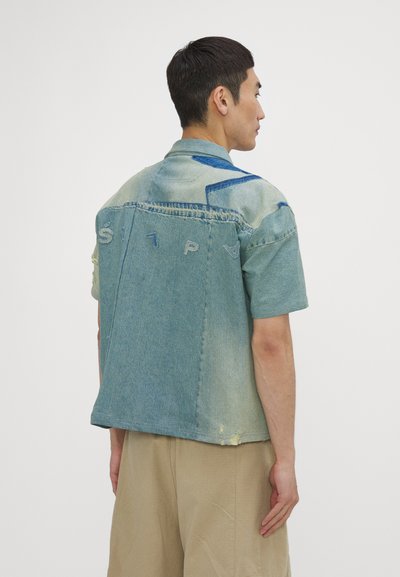 ŚILPA KALI UNISEX - Gombos blúz - blue washed