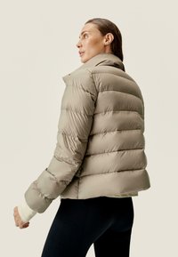 Born Living Yoga Zimní bunda - brown