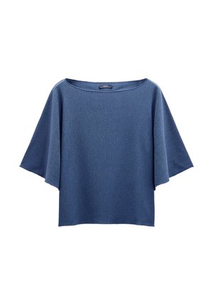 Niebieska, fakturowana, oversize'owa bluzka z szerokimi rękawami i luźnym dekoltem. Wykonana z miękkiego materiału, zdobiona subtelnymi pionowymi paskami.