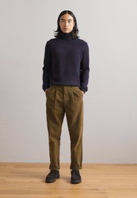 Lindbergh WIDE FIT PANTS - Trousers - sand