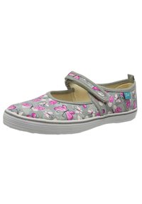 Graue Canvas-Schuhe mit floralem Muster, das rosa Schmetterlinge und weiße Blumen zeigt. Sicherer Riemen über der Oberseite; weiße Gummisohle.
