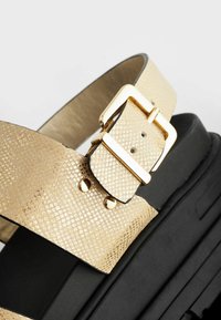Next Täistallaga sandaalid - gold textured