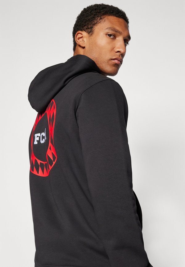 FC BAYERN MUENCHEN  - Club wear4