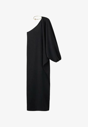 Zwarte jurk met één schouder, voorzien van een lange opgeblazen mouw en gouden ringdetail bij de halslijn.