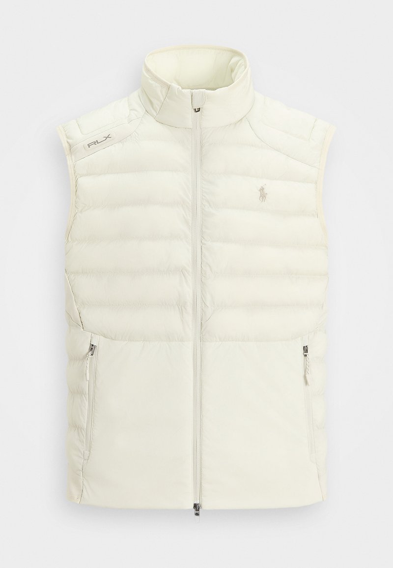 Weißer Puffer-Weste mit hohem Kragen, Reißverschluss auf der Vorderseite, seitlichen Taschen und dezentem gestepptem Design; mit einem kleinen Logo auf der Brust.