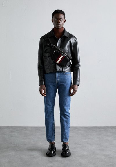 Bally - Saszetka nerka