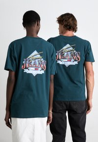 Tommy Jeans DIAMOND TWIST TEE UNISEX - Marškinėliai su spaudiniu - deep seawater