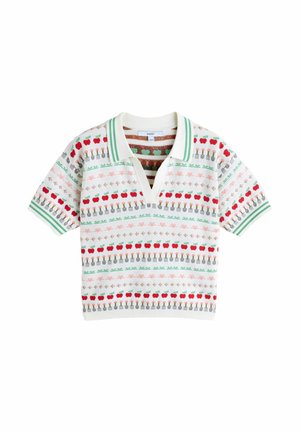 Weißes kurzärmeliges Strick-Poloshirt mit grünen Streifen am Kragen und an den Bündchen, mit roten Apfel- und Gartenforkenmustern in horizontalen Reihen.
