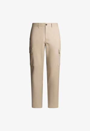 Beige cargo bukser lavet af vævet stof, med to sidelommer, en lige pasform og en knaplukning i taljen.
