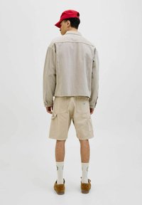 Thumbnail Image 3