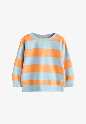 Hellblau-orange gestreifter Pullover mit rundem Ausschnitt, lockerem Sitz und gerippten Bündchen sowie Saum. Weicher Stoff mit sichtbarer Textur.