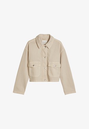 Beige kurze Jacke mit langen Ärmeln, Knopfverschluss, spitzem Kragen und zwei großen vorderen Klappentaschen.