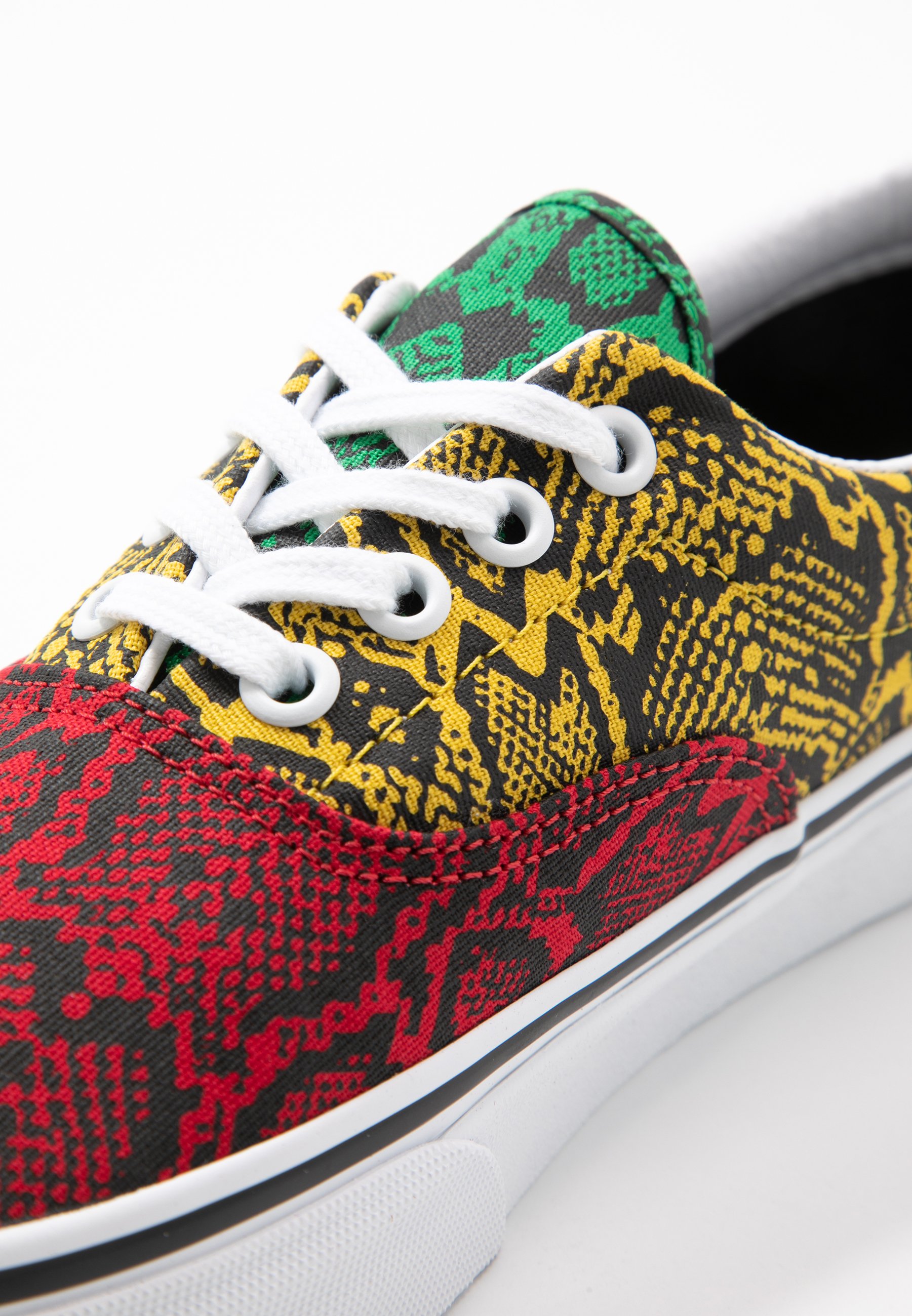 vans era rasta