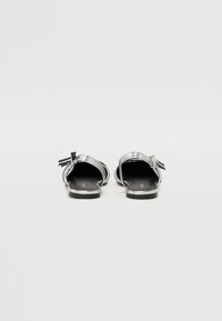 Thumbnail Image 3