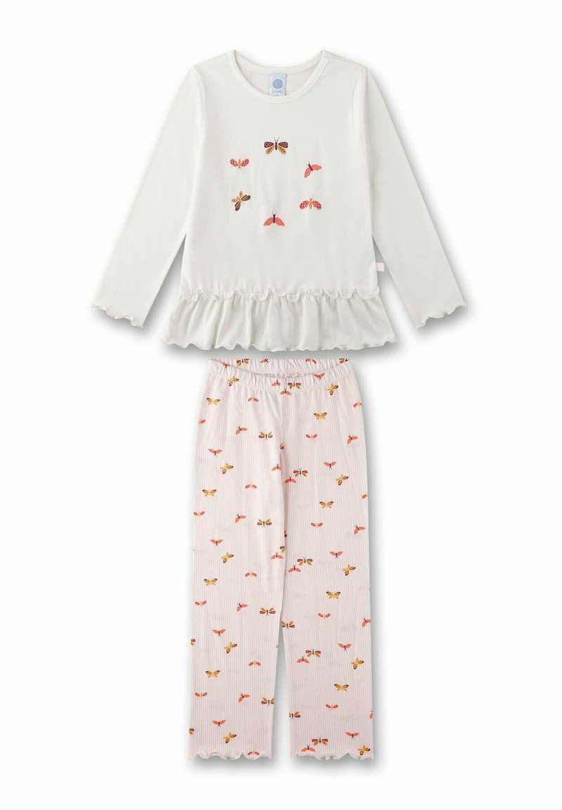 Top bianco a maniche lunghe con orlo arricciato e ricamo di farfalle, abbinato a pantaloni a righe con motivi di farfalle in arancione e giallo.