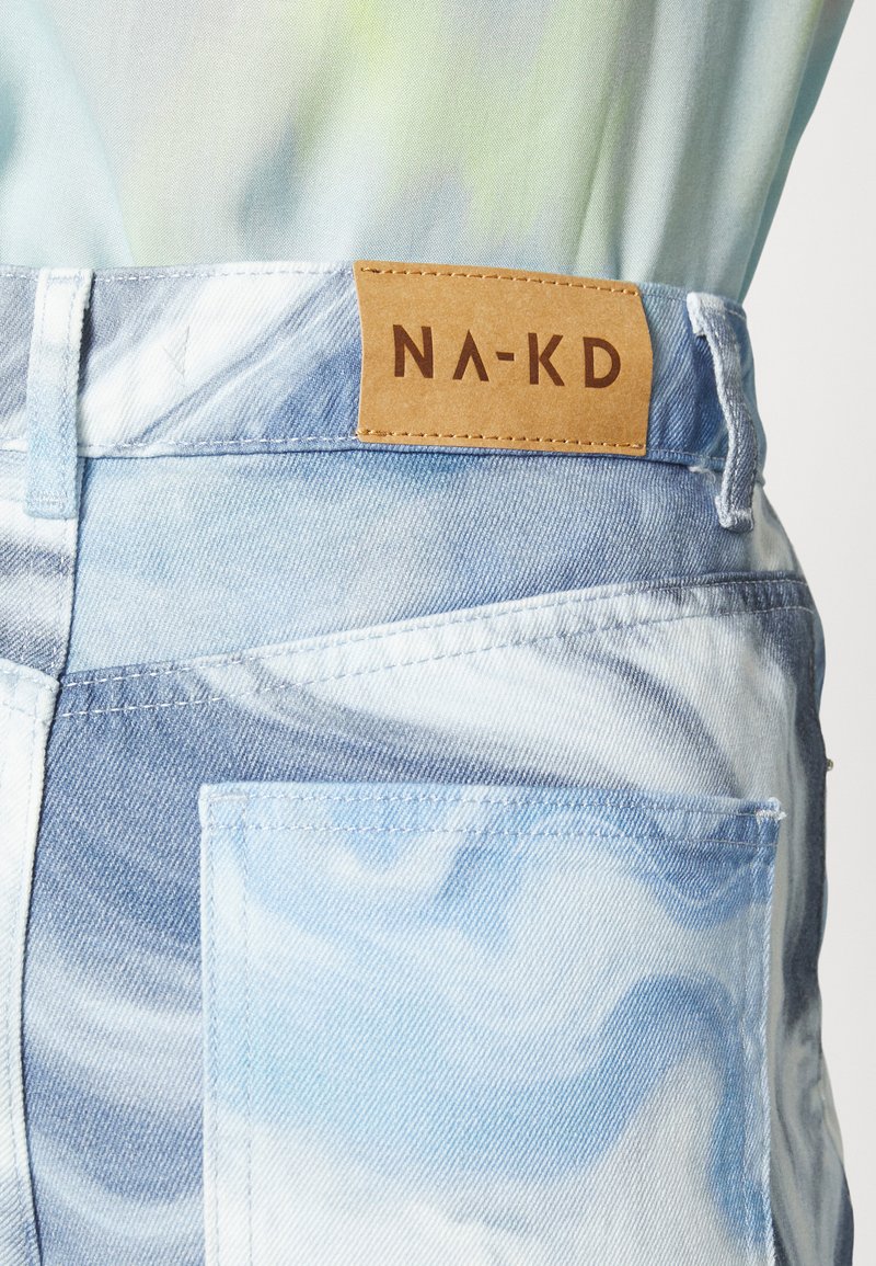 Damen Skinny | NA-KD SWIRL PATTERN Jeans Straight Leg blue/blau - VH29693 Damen Skinny | NA-KD SWIRL PATTERN Jeans Straight Leg blue/blau - VH29693