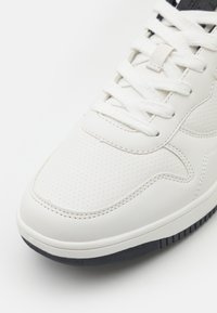 Pier One - Sneakersy niskie