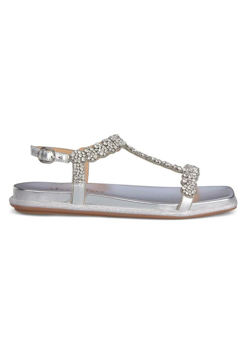 Stilvolle Silberne Sandalen Flach Bilder