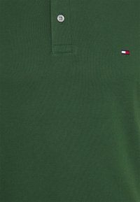 Tommy Hilfiger SLIM - Polo - national forest