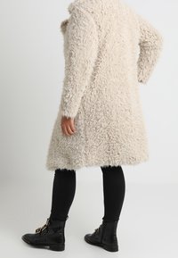 Vero Moda Curve Klassisk frakke - beige