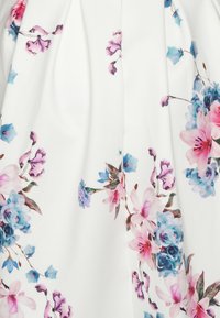 WAL G TALL ELOISE V NECK SKATER DRESS - Haljina od žerseja - white