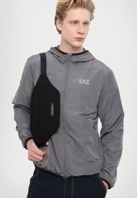 EA7 Emporio Armani TRAIN CORE JACKET - Lengva striukė - volcanic glass