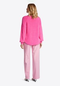 Rich & Royal MIT CREW-NECK - Fleece trui - pink power