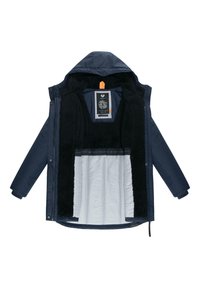 Granatowa wodoodporna kurtka z kapturem, z miękkim czarnym polarem wewnątrz i jasnoszarym wnętrzem, z zapięciem na zamek i bocznymi kieszeniami.