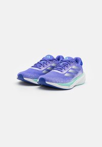 adidas Performance SUPERNOVA STRIDE - Hardloopschoenen voor op de weg - blue/zero metallic/purple tint
