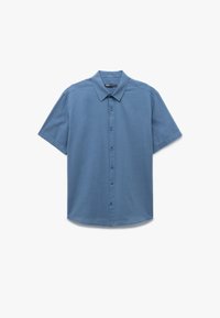 Korte mouwen, knoopshirt in een lichte blauwe stof met een gladde textuur. Beschikt over een kraag en een afgeronde zoom. Knopen in bijpassende kleur.