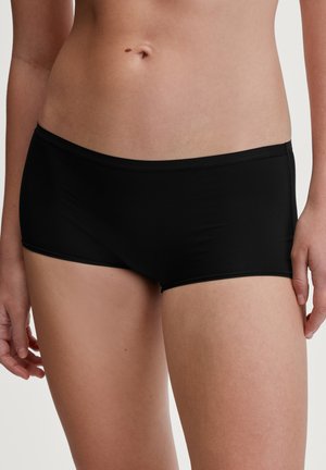 Zwarte high-waisted boxershorts van een gladde stof met een rekbare tailleband, met een eenvoudig, gestroomlijnd ontwerp en zonder zichtbare patronen.