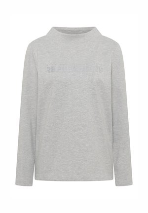 Světle šedé tričko s dlouhým rukávem a round neck výstřihem, s jemným reflexním textem přes hruď, který zní "Reflections Urban Contract".