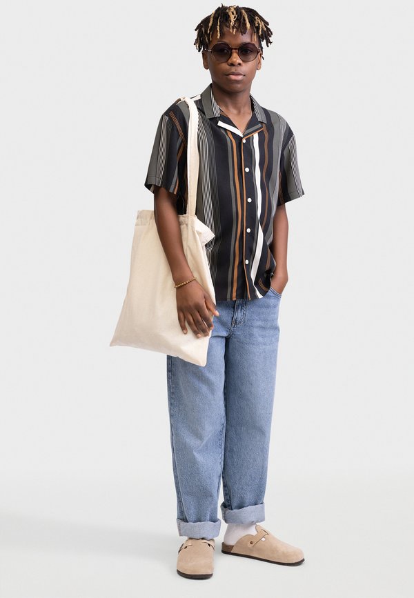 TELIAM BOXY FIT - Shirt - kambaba3