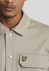 Lyle & Scott BEDFORD - Lengva striukė - heritage taupe