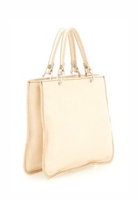 Borsa tote in pelle beige con doppi manici, superficie testurizzata e cuciture a contrasto. Caratterizzata da hardware in tonalità argento e forma rettangolare.